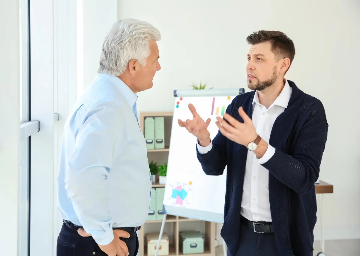 Quand deux générations travaillent ensemble mais ne parlent plus vraiment la même langue